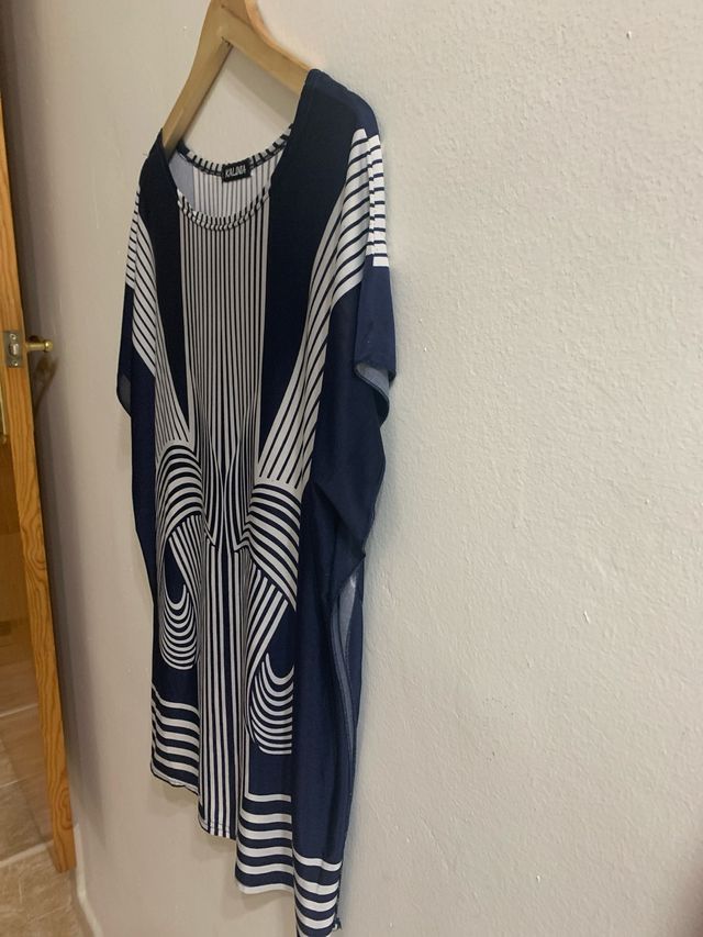 Camiseta KALINIA azul y blanca