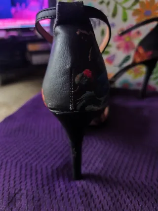 Zapatos de tacón con pulsera al tobillo 40