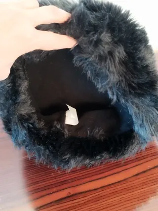 Cappello in finta pelliccia nero