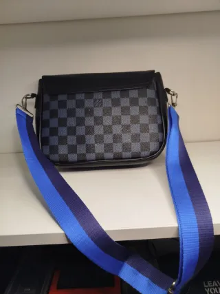 Bandolera Louis Vuitton Negra y Azul