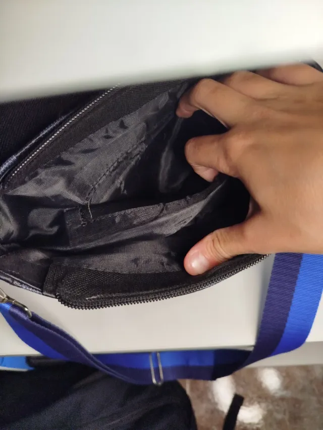 Bandolera Louis Vuitton Negra y Azul