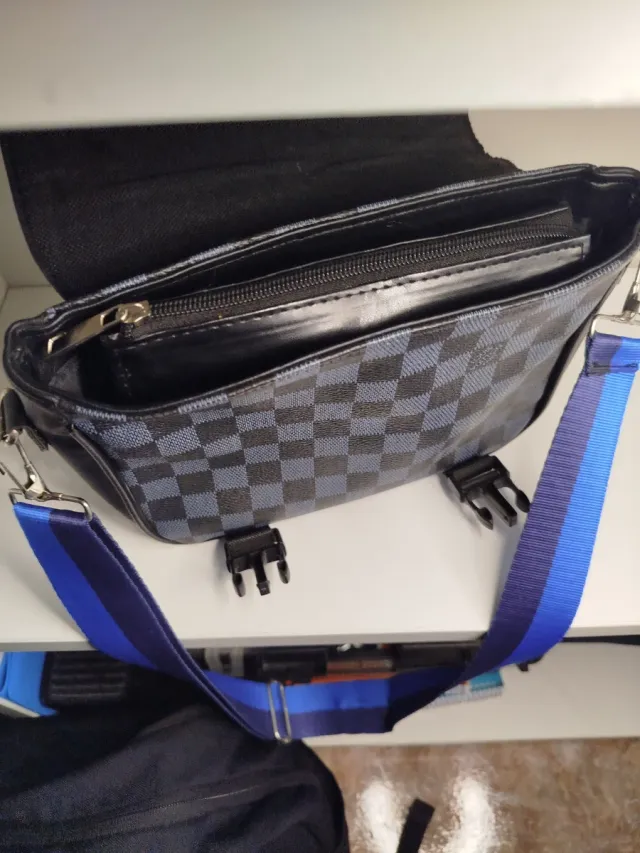 Bandolera Louis Vuitton Negra y Azul