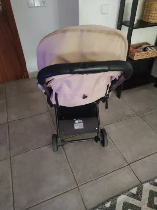 Carrito de bebé color beige