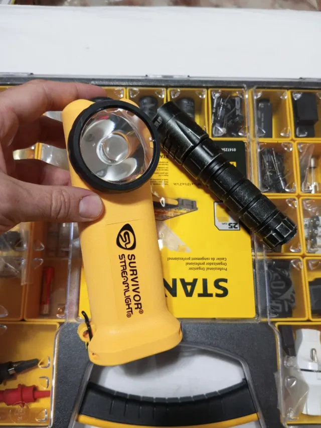 Linterna Streamlight Survivor STR90541