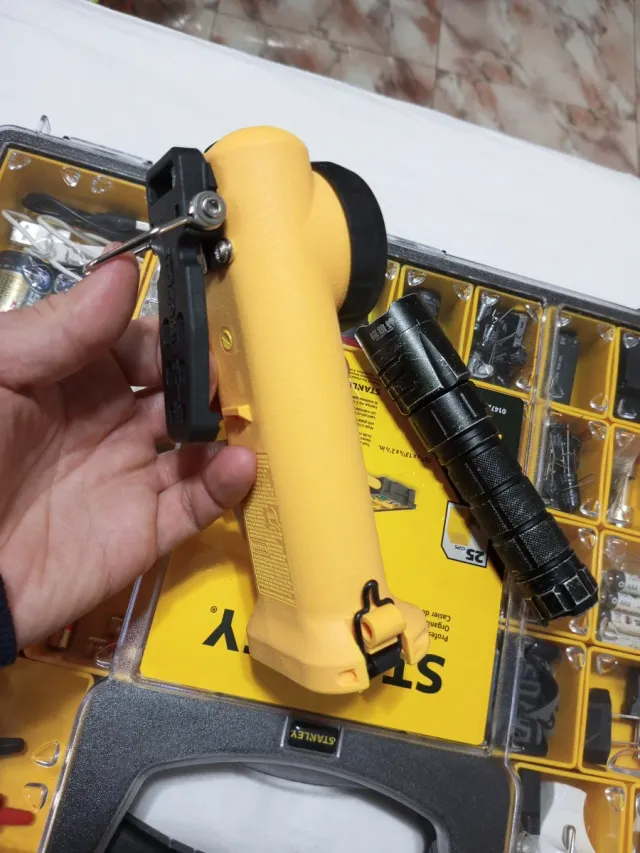 Linterna Streamlight Survivor STR90541