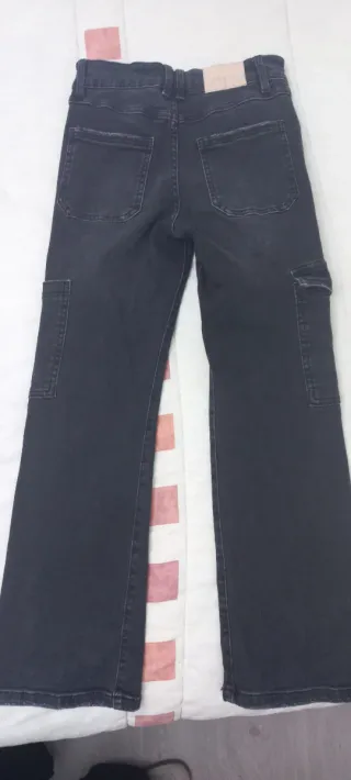 Pantalón cargo negro Zara. Talla 11/12