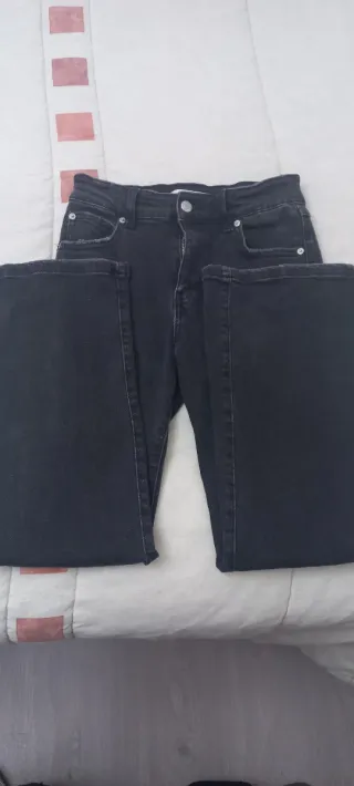 Pantalón cargo negro Zara. Talla 11/12