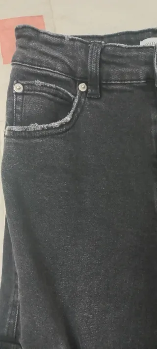 Pantalón cargo negro Zara. Talla 11/12