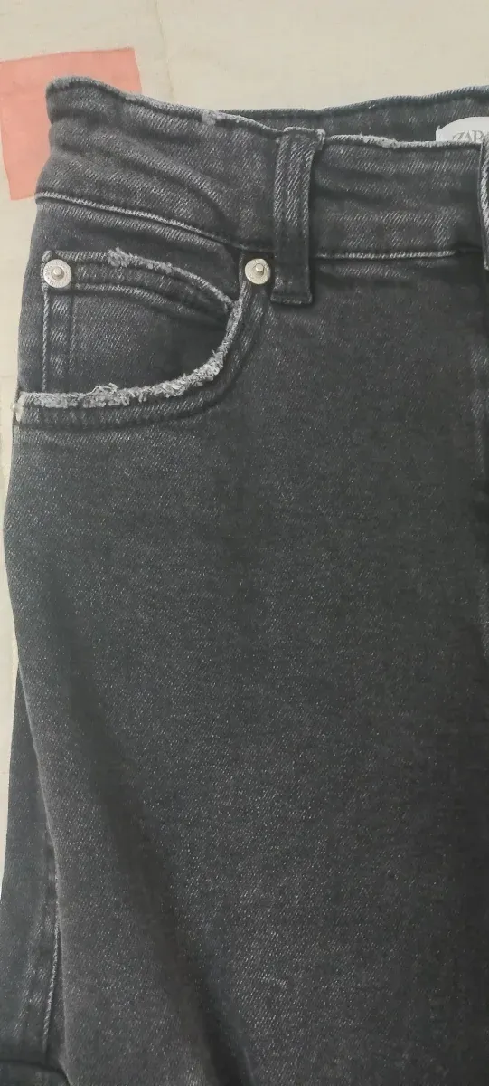 Pantalón cargo negro Zara. Talla 11/12