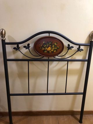 Cabezal forja de 90 con detalles florales
