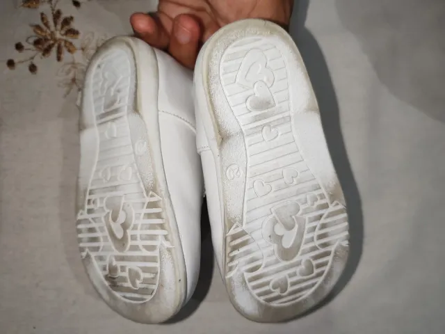 Zapatos de bebé blancos
