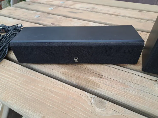 Altavoces Yamaha Negros