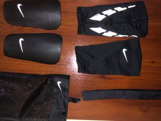 Espinilleras Nike y fundas Sin usar
