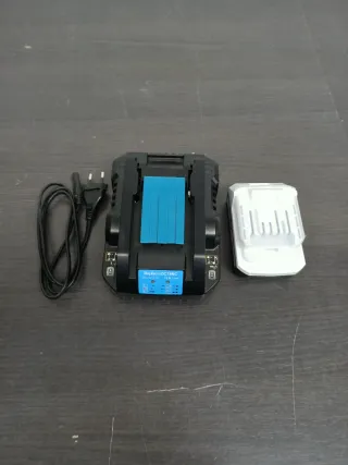 Cargador tipo makita y Batería Makita BL1815G