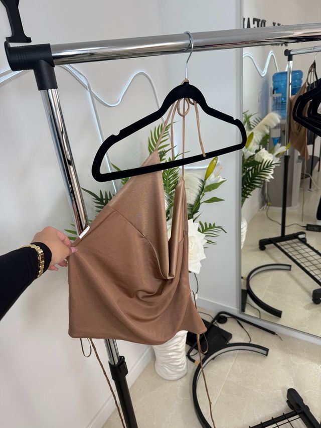 Top lencero satinado drapeado