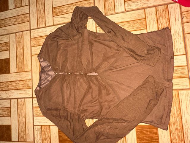 Camiseta marrón manga larga