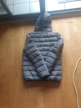 Anorak gris here+there talla 158 ,equivale 12-13 a