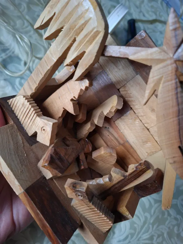 Piccola capanna presepe in legno