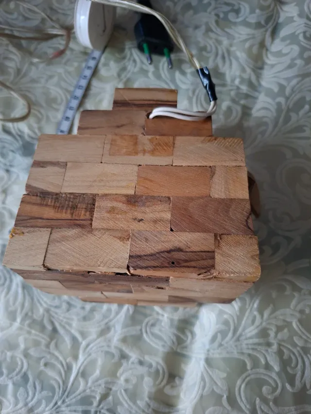 Piccola capanna presepe in legno