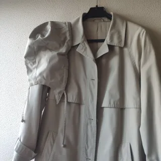 Gabardina beige acolchada