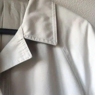 Gabardina beige acolchada