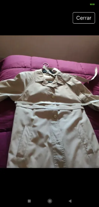 Gabardina beige acolchada