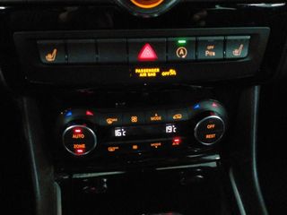 Infiniti Q30 1.6 Premium