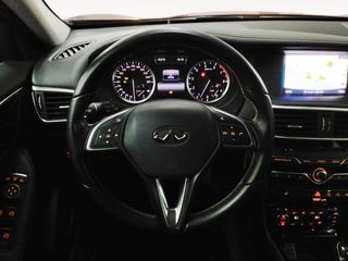 Infiniti Q30 1.6 Premium