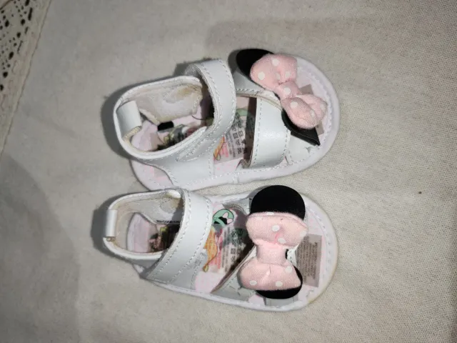 Sandalias para bebé con lazo