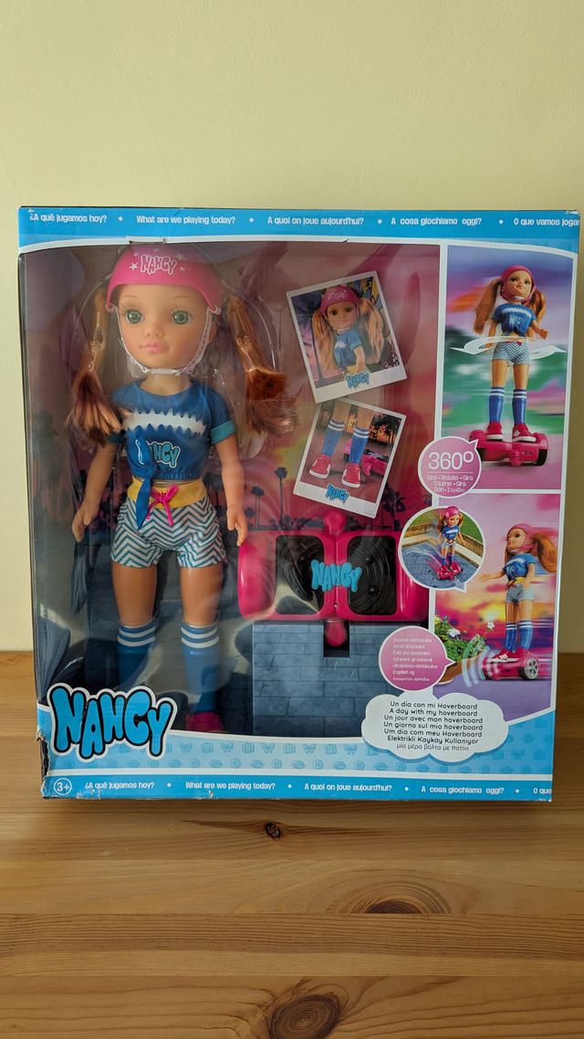 Nancy Muñeca con Hoverboard