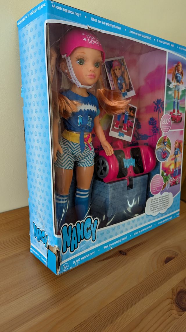 Nancy Muñeca con Hoverboard