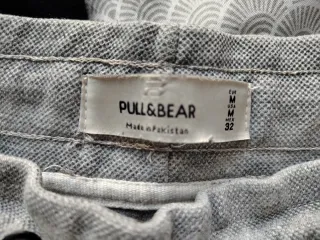 Pantalones deportivos grises y negros