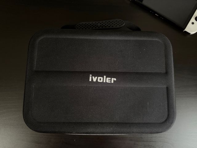 Nintendo Switch OLED bianca + custodia + 3 giochi