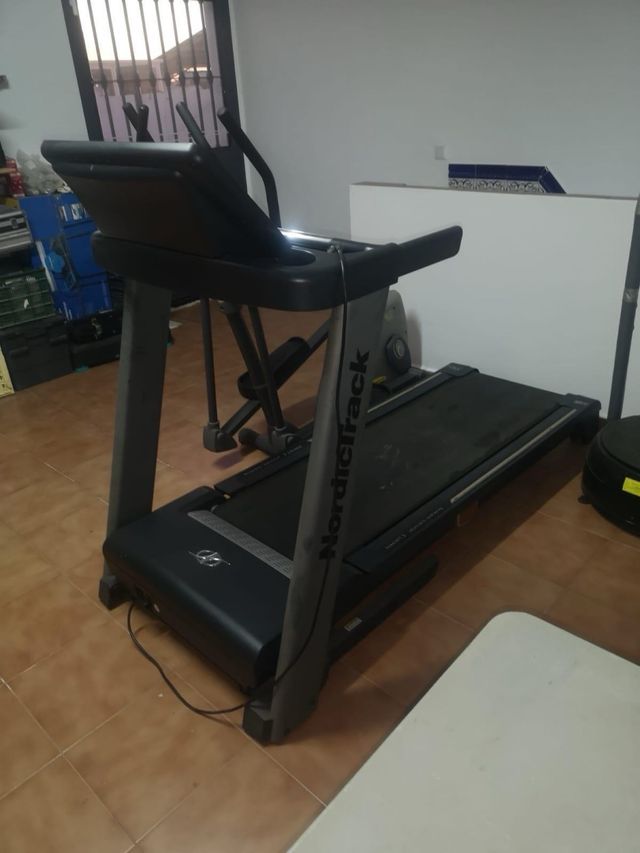 Lote cinta de correr, eliptica y vibradora.