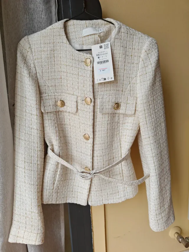 Blazer Zara Tweed Beige y Dorado Talla XS