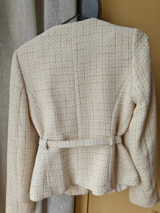 Blazer Zara Tweed Beige y Dorado Talla XS