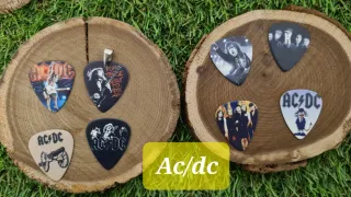 Collana plettro chitarra varie band