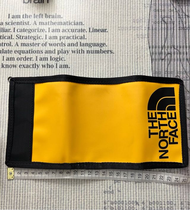 Cartera The North Face amarilla