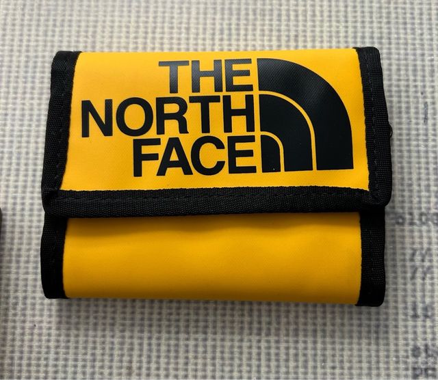 Cartera The North Face amarilla