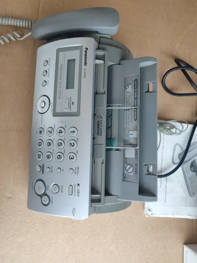 Fax Panasonic KX-FP205 Gris/Plata Sin soportes