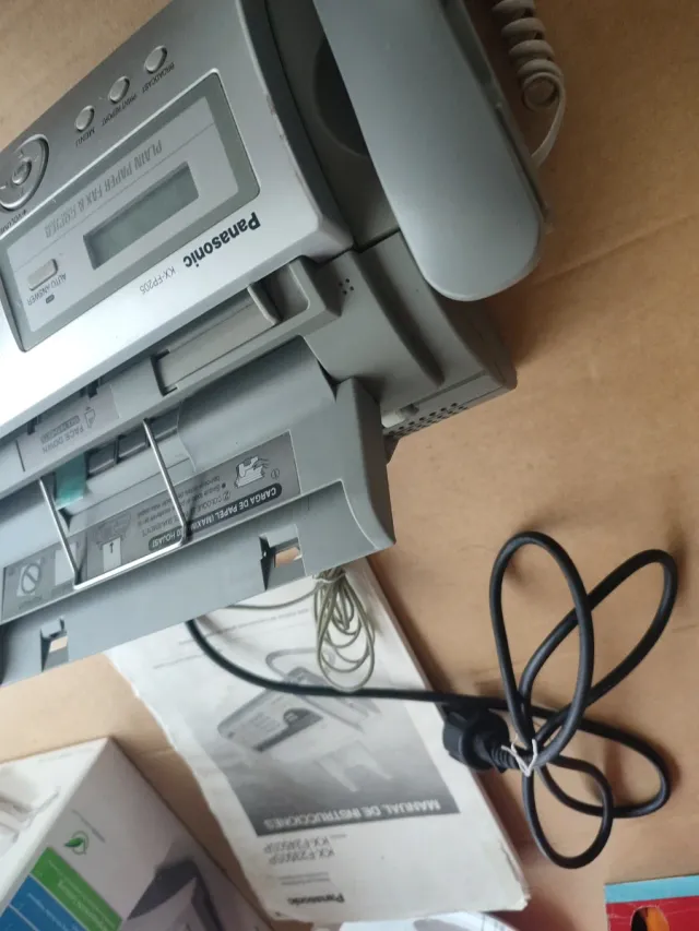 Fax Panasonic KX-FP205 Gris/Plata Sin soportes