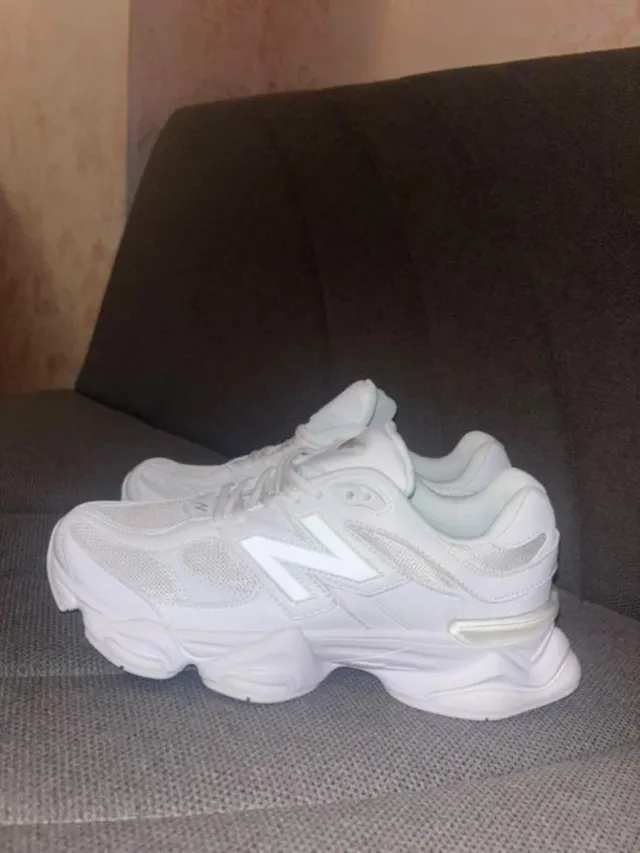 New Balance 9060 Bianco