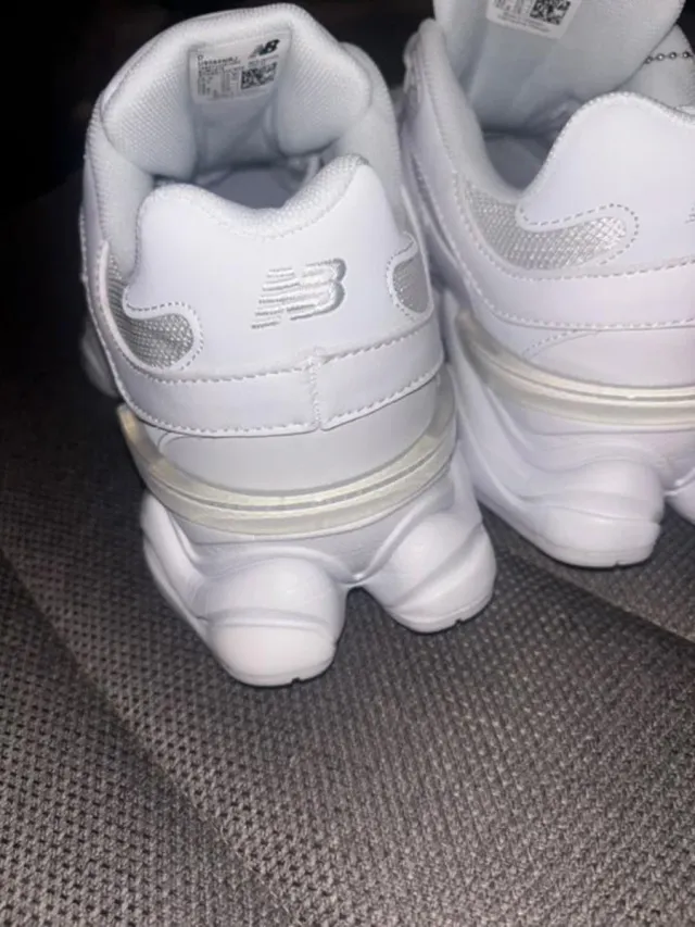 New Balance 9060 Bianco