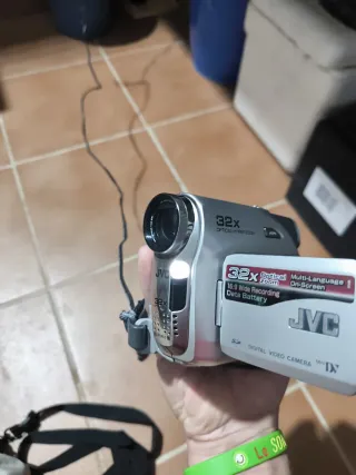 cámara de vídeo  JVC GR-D360E Digital  Leer bien