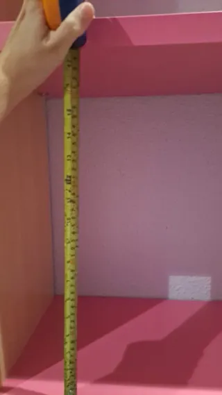 Estantería madera y plástico rosa