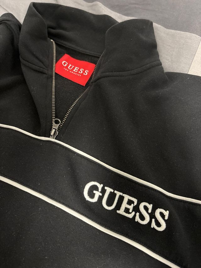 Sudadera Guess Negra Media Cremallera