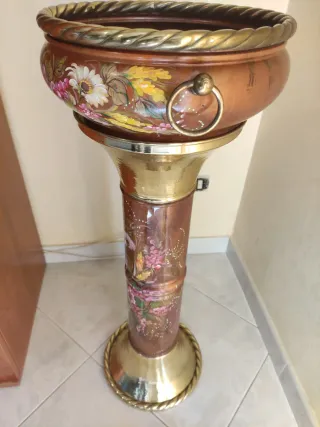 Porta vaso in ottone decorato