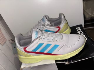 Zapatillas Adidas Blancas y Amarillas