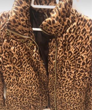 Anorak Zara estampado leopardo