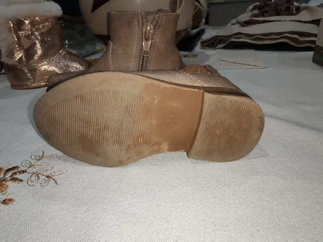 Botas niña beige y oro talla 21